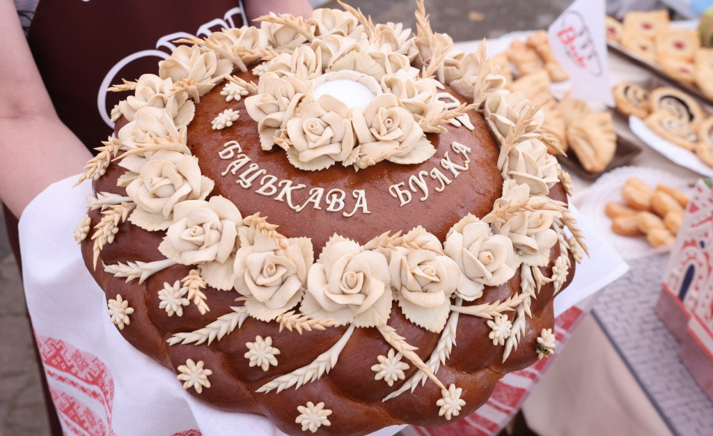 “Бацькава булка”: непрозрачные госзакупки и дурновкусие