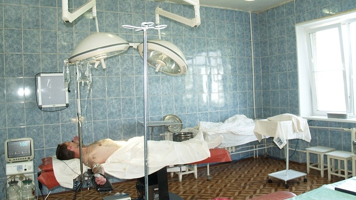 Больница для заключенных закупает медицинские расходники через «Володарку». Что происходит?